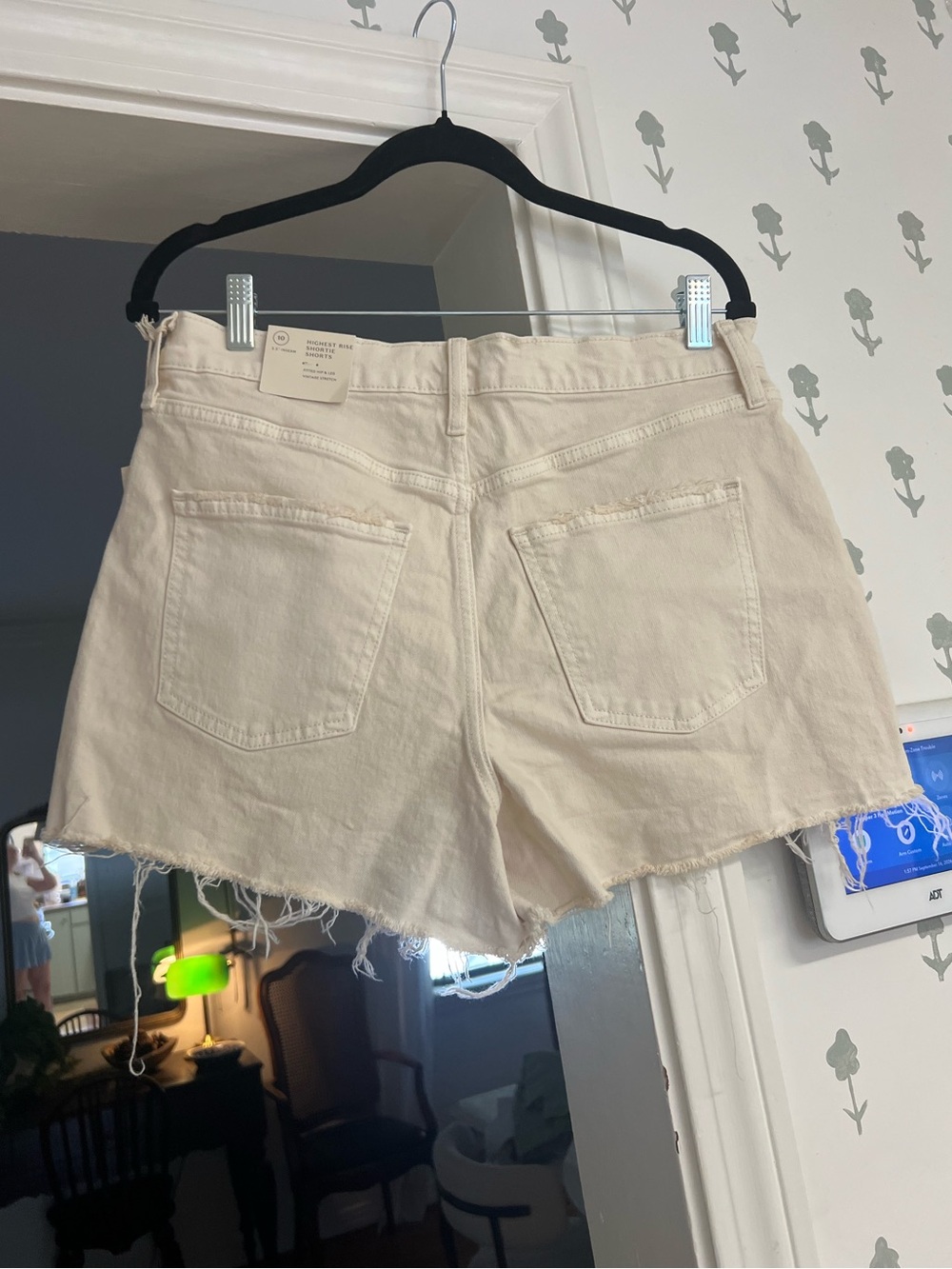 Universal Thread Denim Shorts - Picture 5 of 10